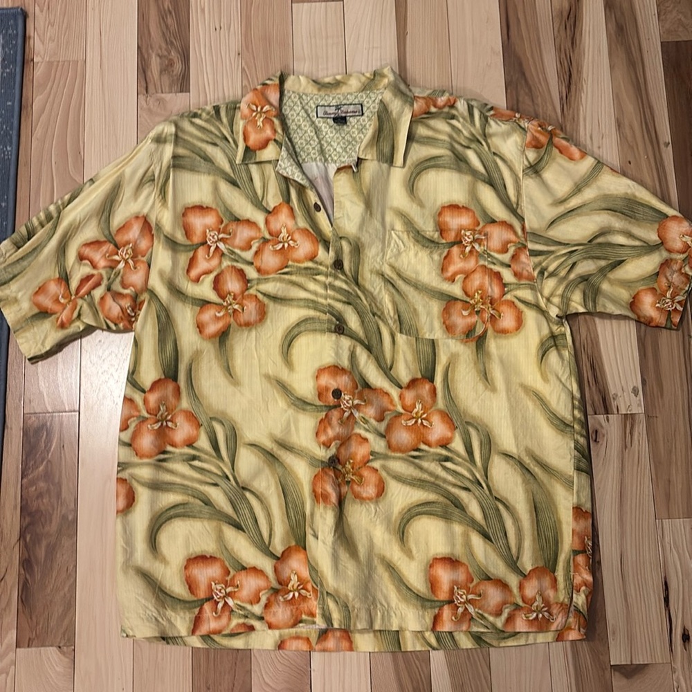 Tommy Bahamas shirt 100% silk good condition icon print.